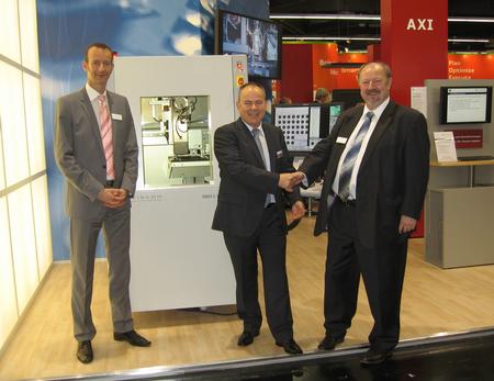 From left to right: Torsten Pelzer, General Sales Manager Viscom AG, Johannes Rehm, CEO Rehm Thermal Systems GmbH, Volker Pape, Executive Board, Viscom AG